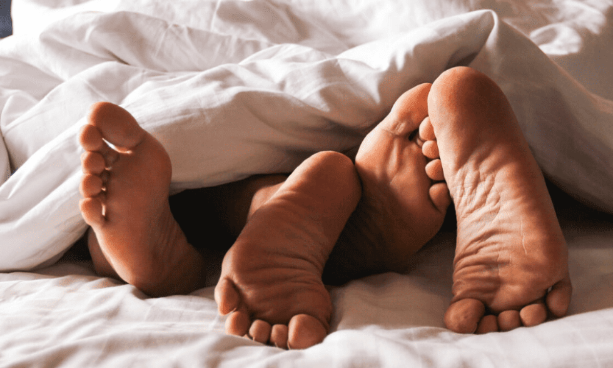 What is a Foot Fetish? Heres What Experts Want You to Know photo