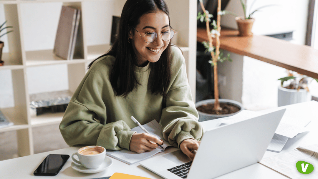 woman on a laptop, 7 ways to make the most out of your vivastreet account
