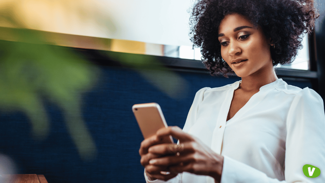 woman scrolling through her phone, 7 ways to make the most out of your vivastreet account